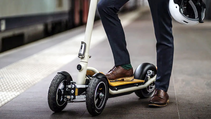 Taito Electric Scooter